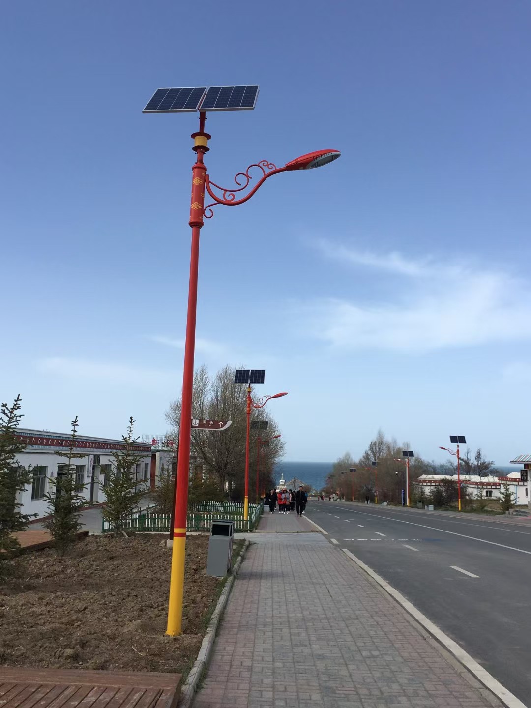 公司主營:太陽能路燈,道路燈桿,高桿燈,led路燈,景觀燈,庭院燈,智慧路