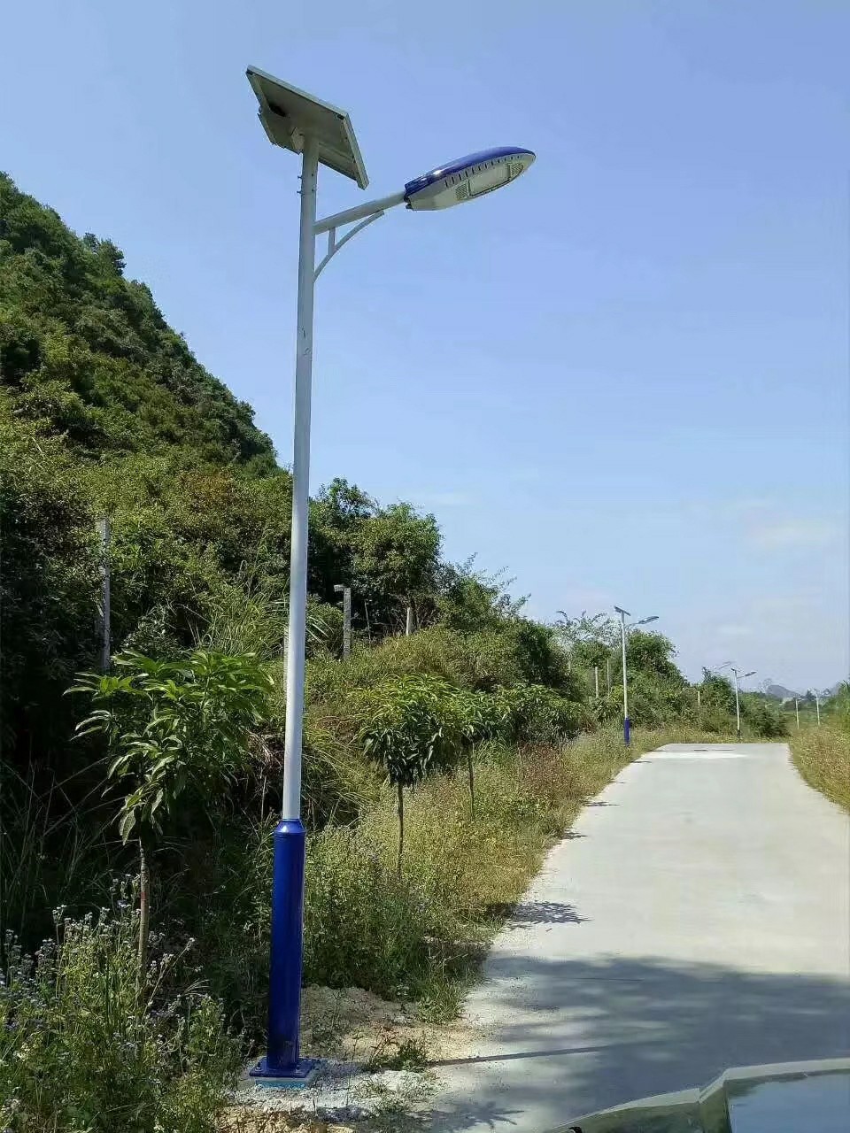 公司主營:太陽能路燈,道路燈桿,高桿燈,led路燈,景觀燈,庭院燈,智慧